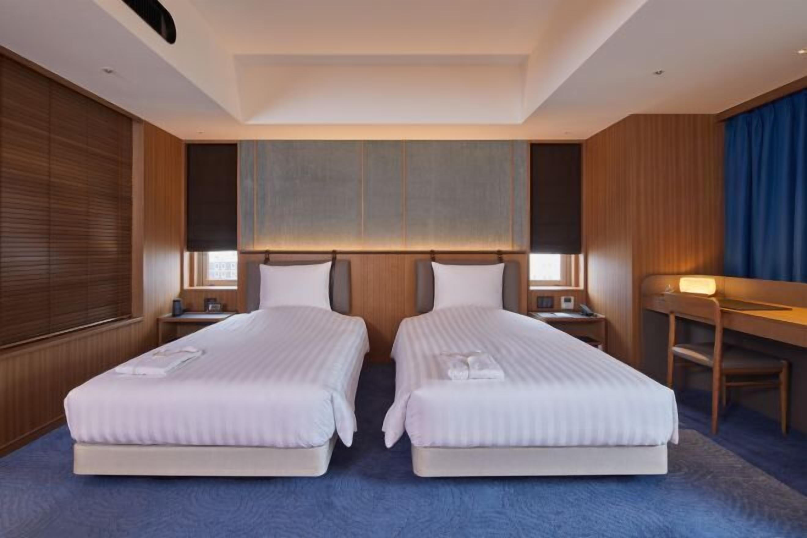 Ropa de cama de alta calidad y minibar con artículos gratuitos