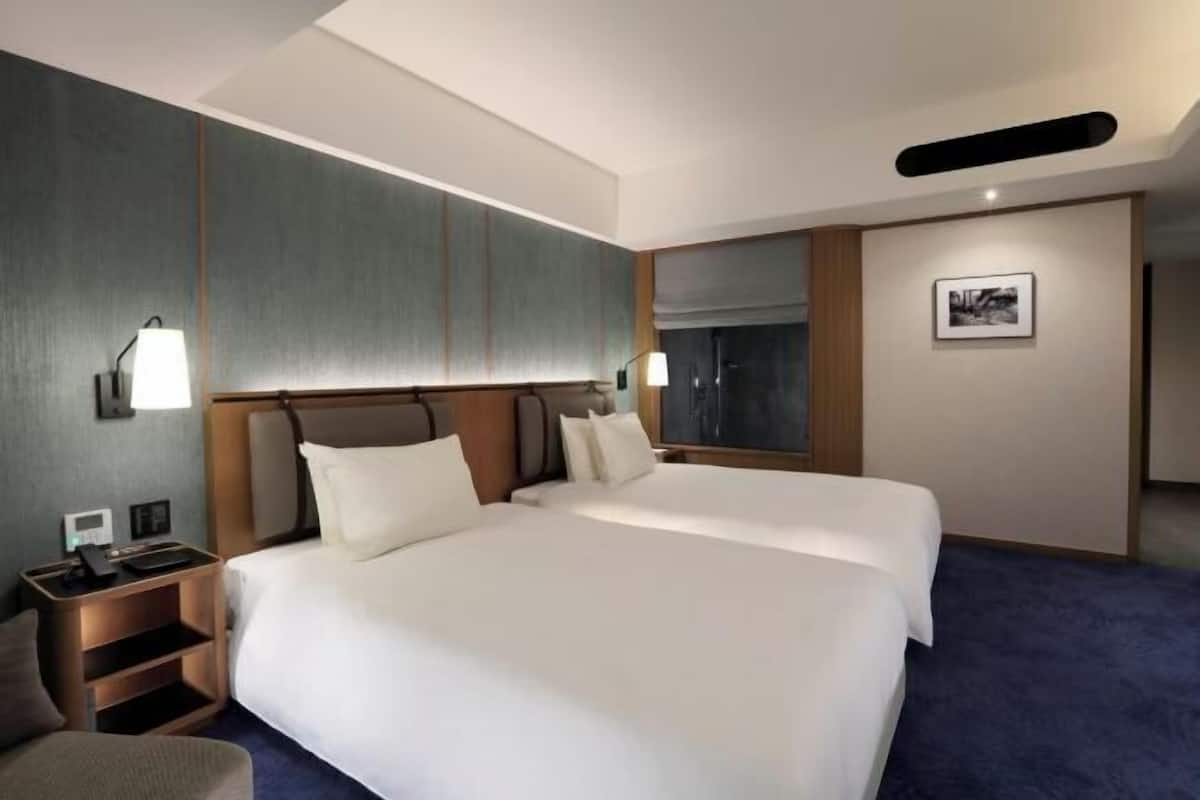 Roupas de cama premium, frigobar (abastecido com itens grátis)