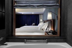 Ropa de cama de alta calidad y minibar con artículos gratuitos
