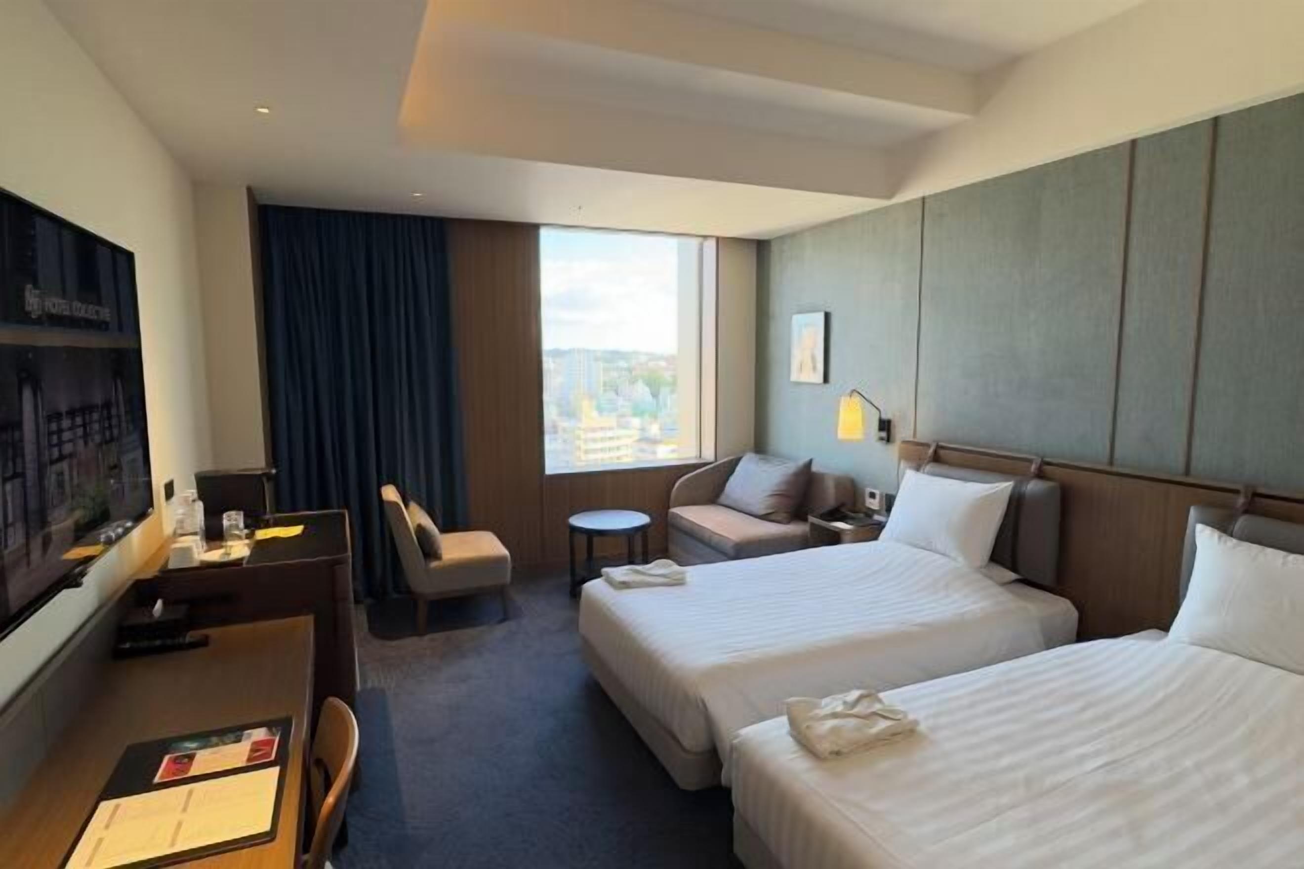 Ropa de cama de alta calidad y minibar con artículos gratuitos 