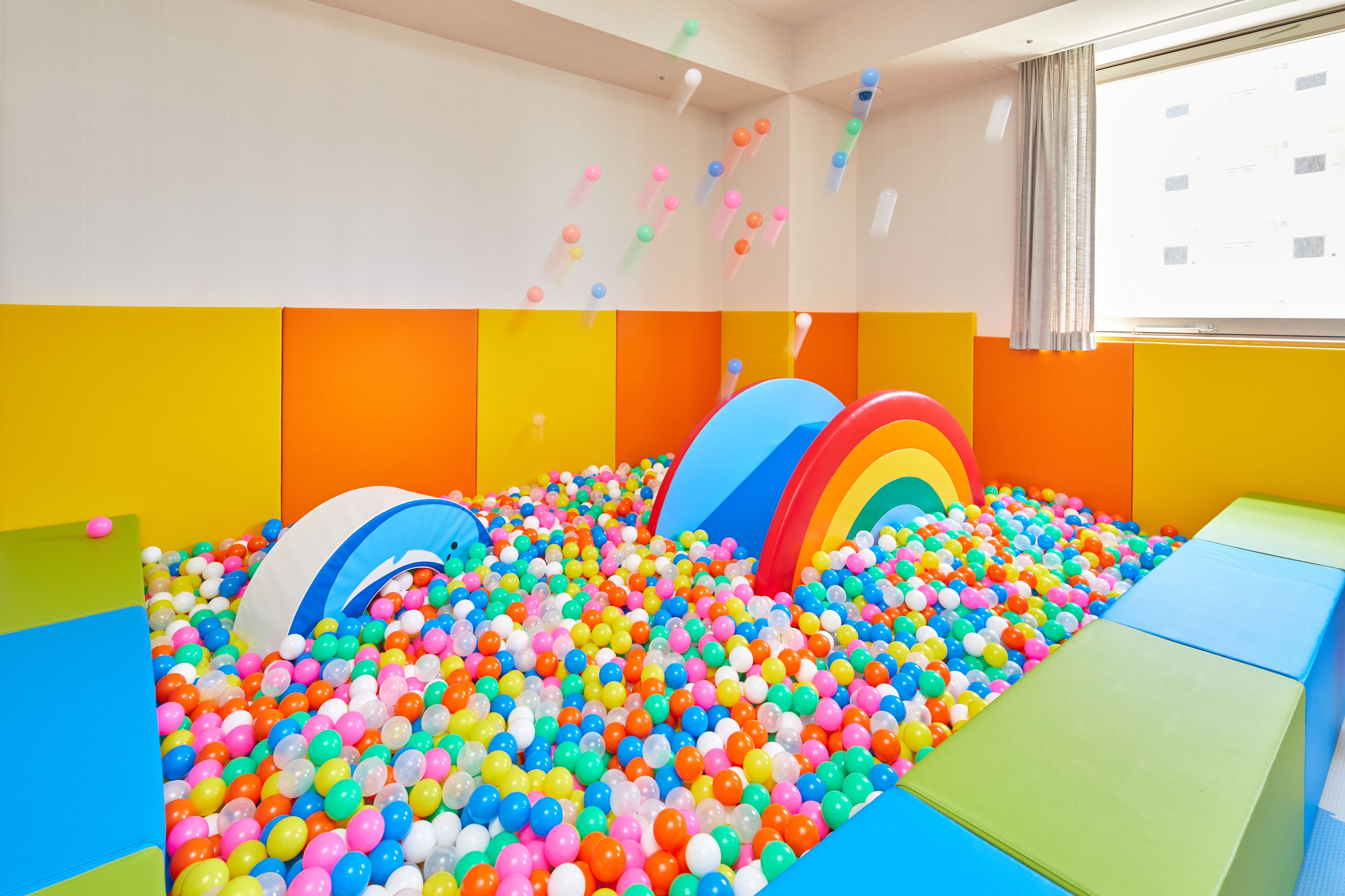 Área de juegos infantiles techada