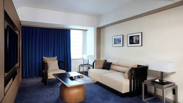 Premium bedding, free minibar, in-room safe, desk