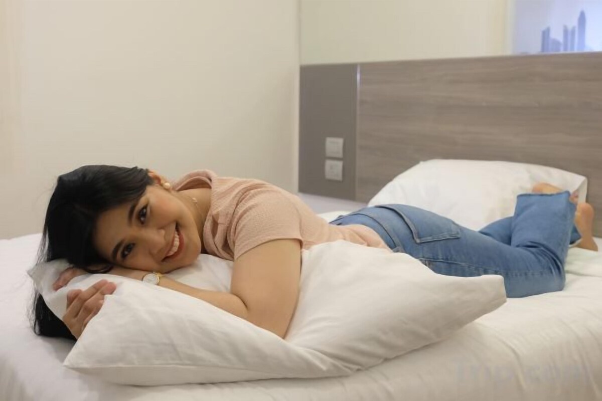 Roupas de cama premium, cofres nos quartos, escrivaninha
