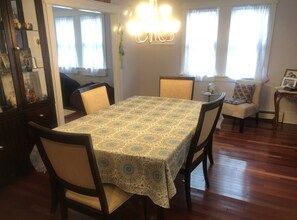 Dining - Rare North End Single Family home with hot tub! (Ocean City)