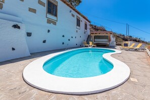 Pool - Charming Finca Las Dulces: Organic Farm Stay with Pool amp; Sea View in S (Guía de Isora)