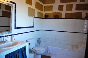 Towels - Charming Finca Las Dulces: Organic Farm Stay with Pool amp; Sea View in S (Guía de Isora)