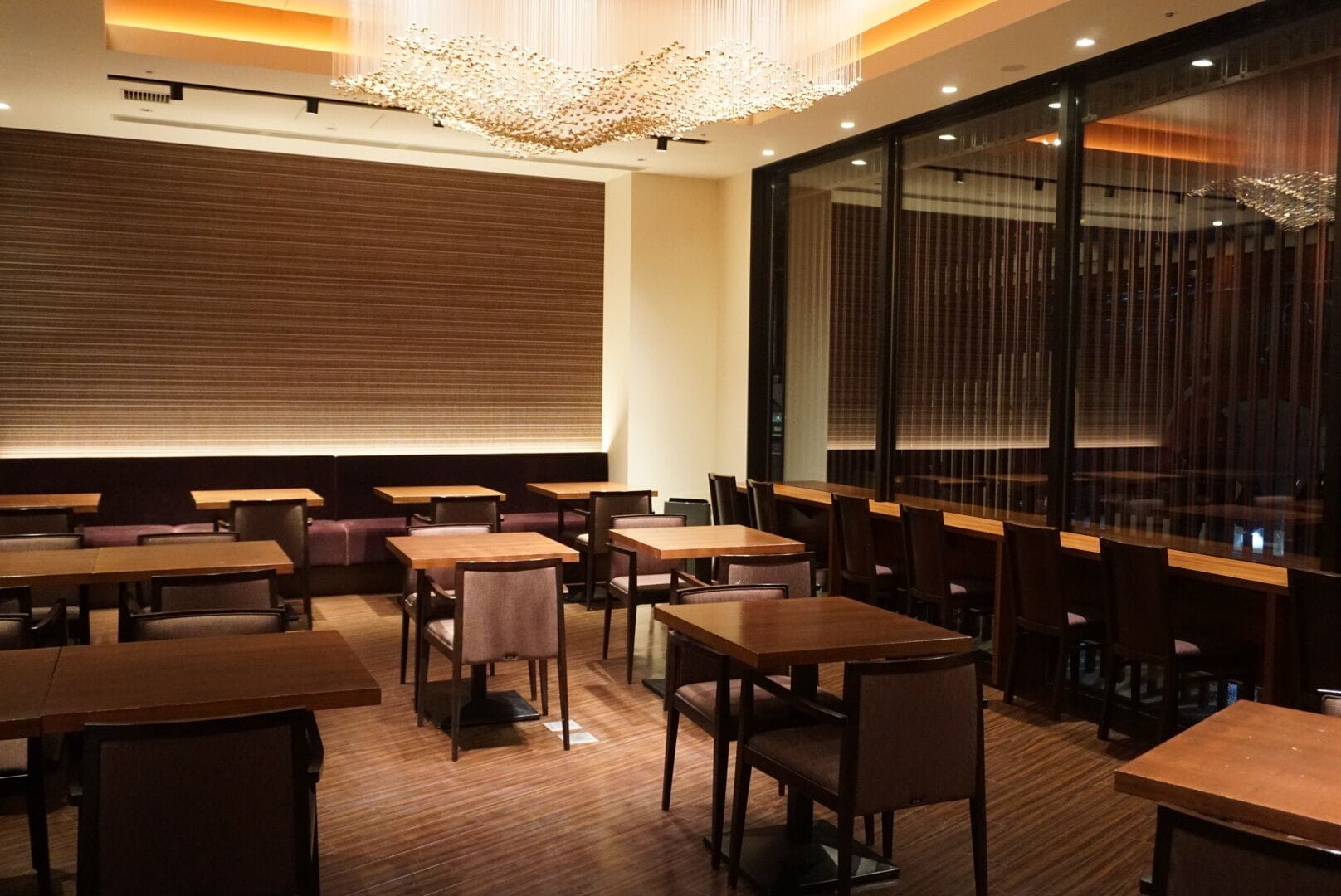 Daily buffet breakfast (JPY 2000 per person)