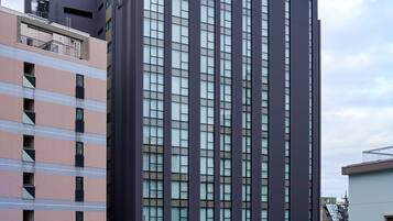 Down comforters, in-room safe, desk, laptop workspace