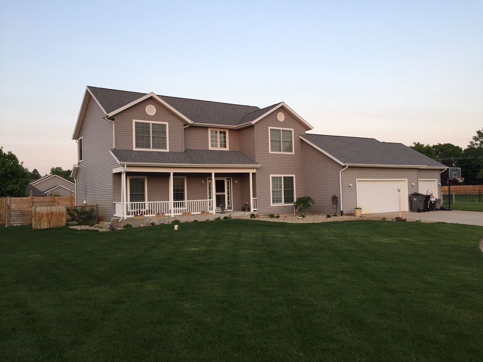 Perfect House for GameDay!  (Heated In-Ground POOL!)