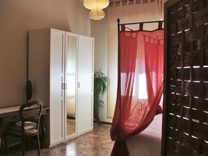 3 عدّة غرف نوم ومكواة/لوح كي وسرير سفر وواي فاي مجانًا