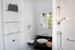Douche, séchoir à cheveux
