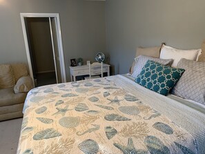 3 bedrooms, iron/ironing board, WiFi, bed sheets