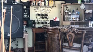 Bar (en la propiedad)