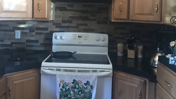 Traditional House, 4 Bedrooms | Shared kitchen | Coffee/tea maker, fridge, microwave, oven - Monica's Private Vacation Home (Ensenada)