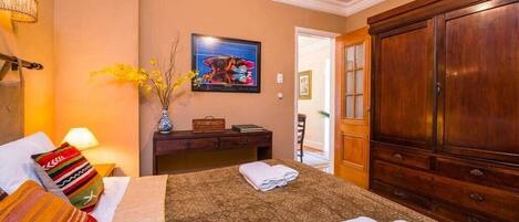7 bedrooms, in-room safe, iron/ironing board, free WiFi
