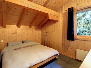 1 soverom, strykejern/-brett, internettilgang og sengetøy