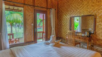 Superior Room, 1 King Bed, Garden View