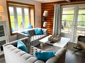 Flat-screen TV, table football, music library, stereo