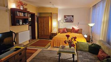 Free WiFi, bed sheets