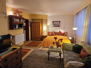 واي فاي مجانًا وملاءات أسرّة