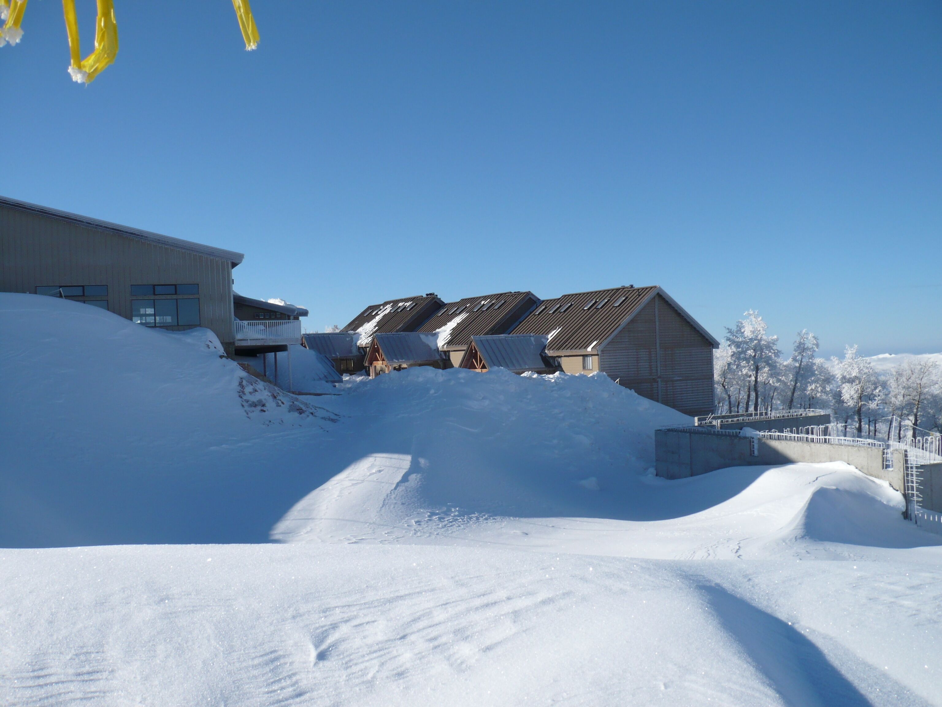 Beautiful Powder Ridge Resort  (Ski In / Ski Out)  Best Value In Utah!