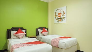 Habitación estándar con 2 camas individuales | Wifi gratis y ropa de cama