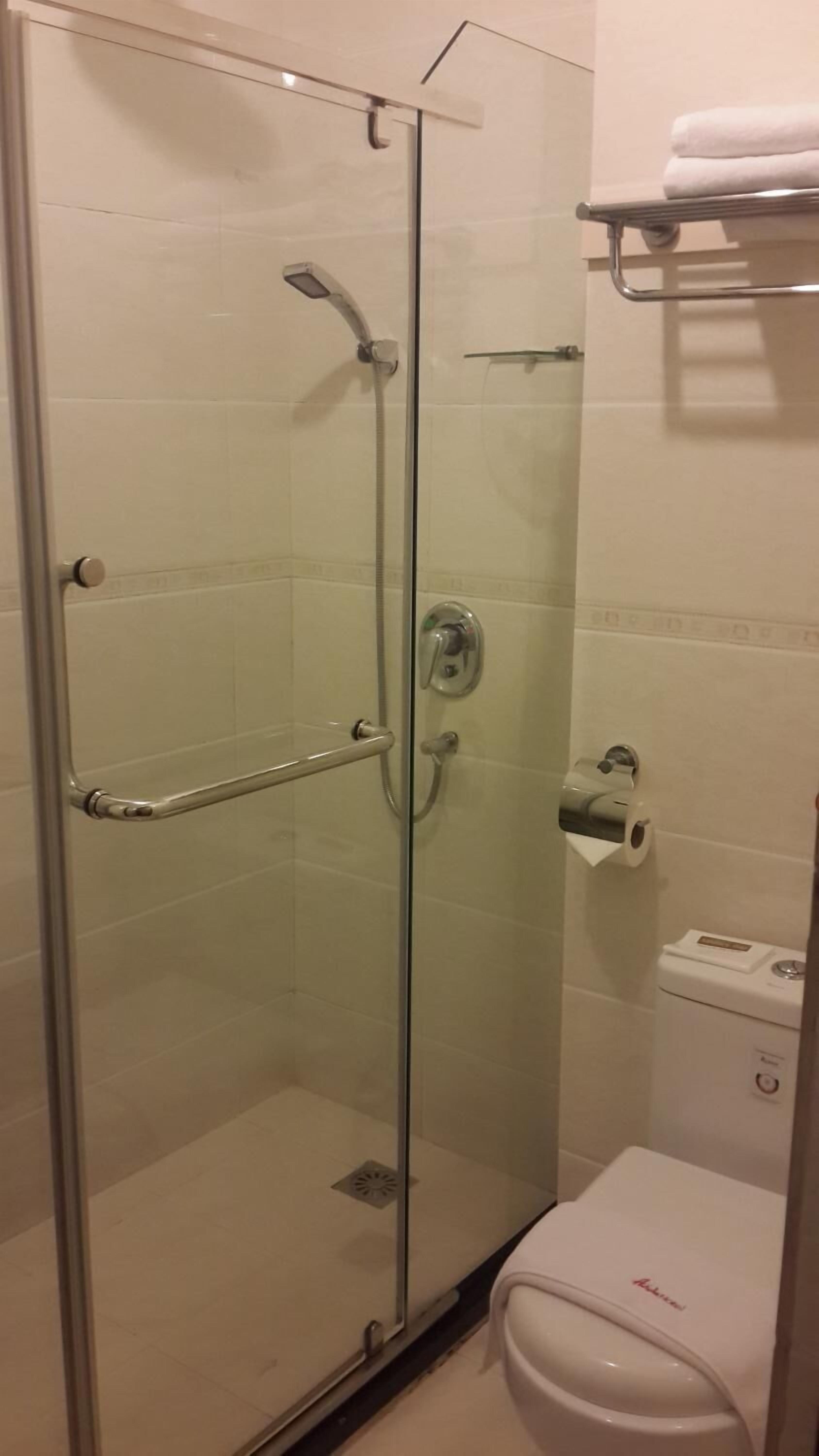 shower, free toiletries, hair dryer, slippers