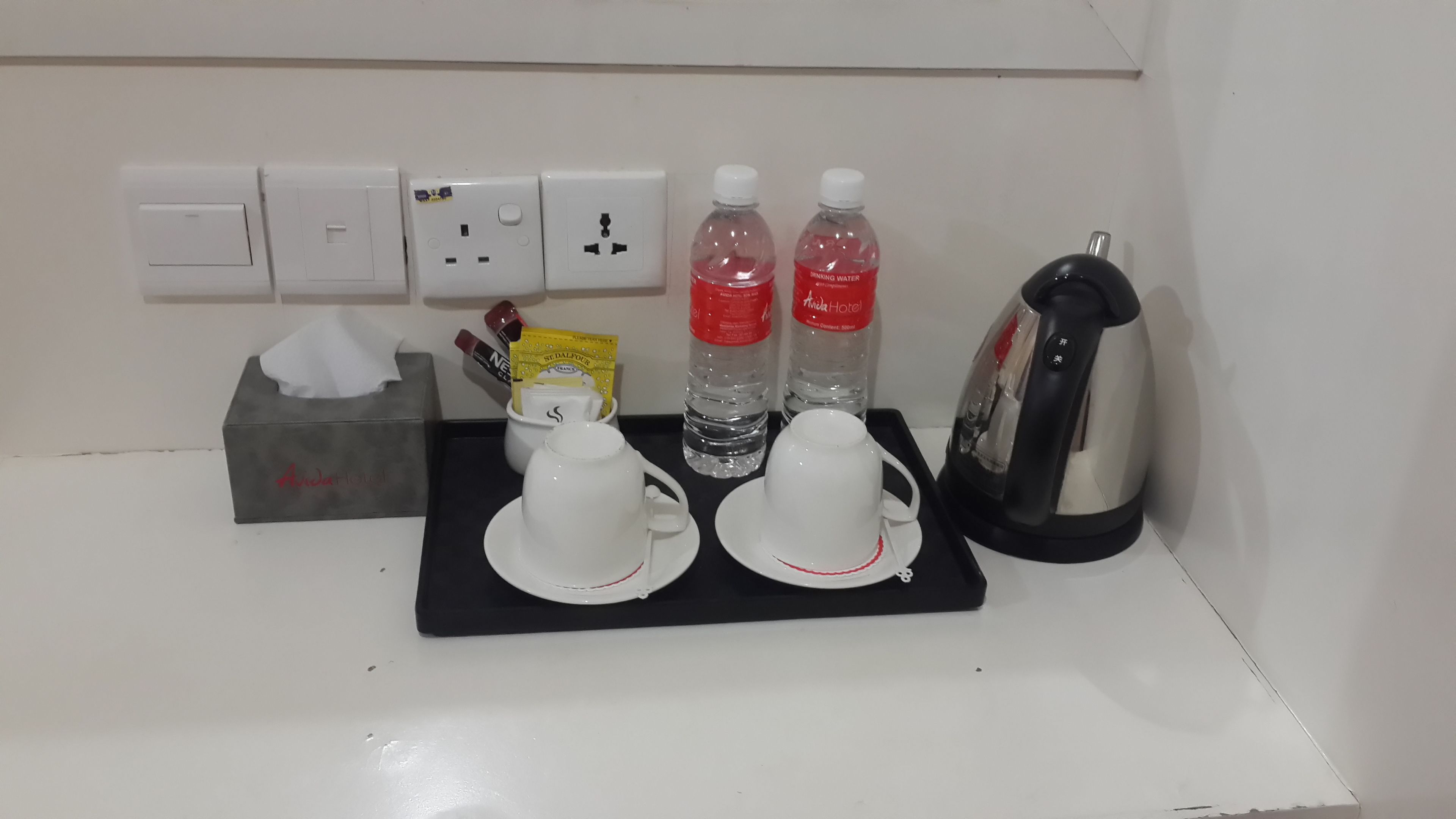 standard room, 1 queen bed, no windows | desk, iron/ironing board, free wifi, bed sheets