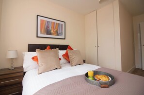 2 soverom, strykejern/-brett og wi-fi (inkludert)