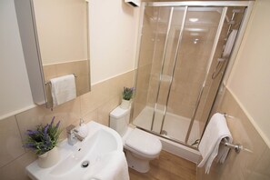 Dusj og toalettartikler (inkludert)