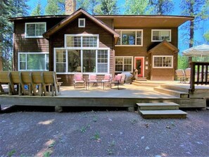 Terrace/patio - Pet Friendly Riverfront Cabin (Durango)