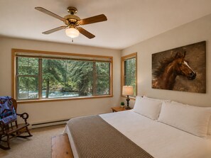 4 bedrooms, iron/ironing board, free WiFi, bed sheets