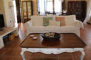 TV, fireplace, books, stereo - Rural villa in Marrucho Alto (Riogordo)