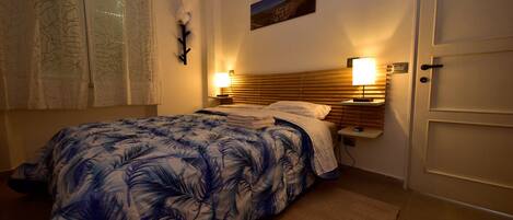 2 bedrooms, iron/ironing board, WiFi