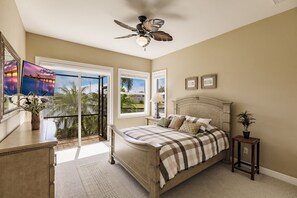 4 chambres, fer et planche à repasser, lit de bébé portatif