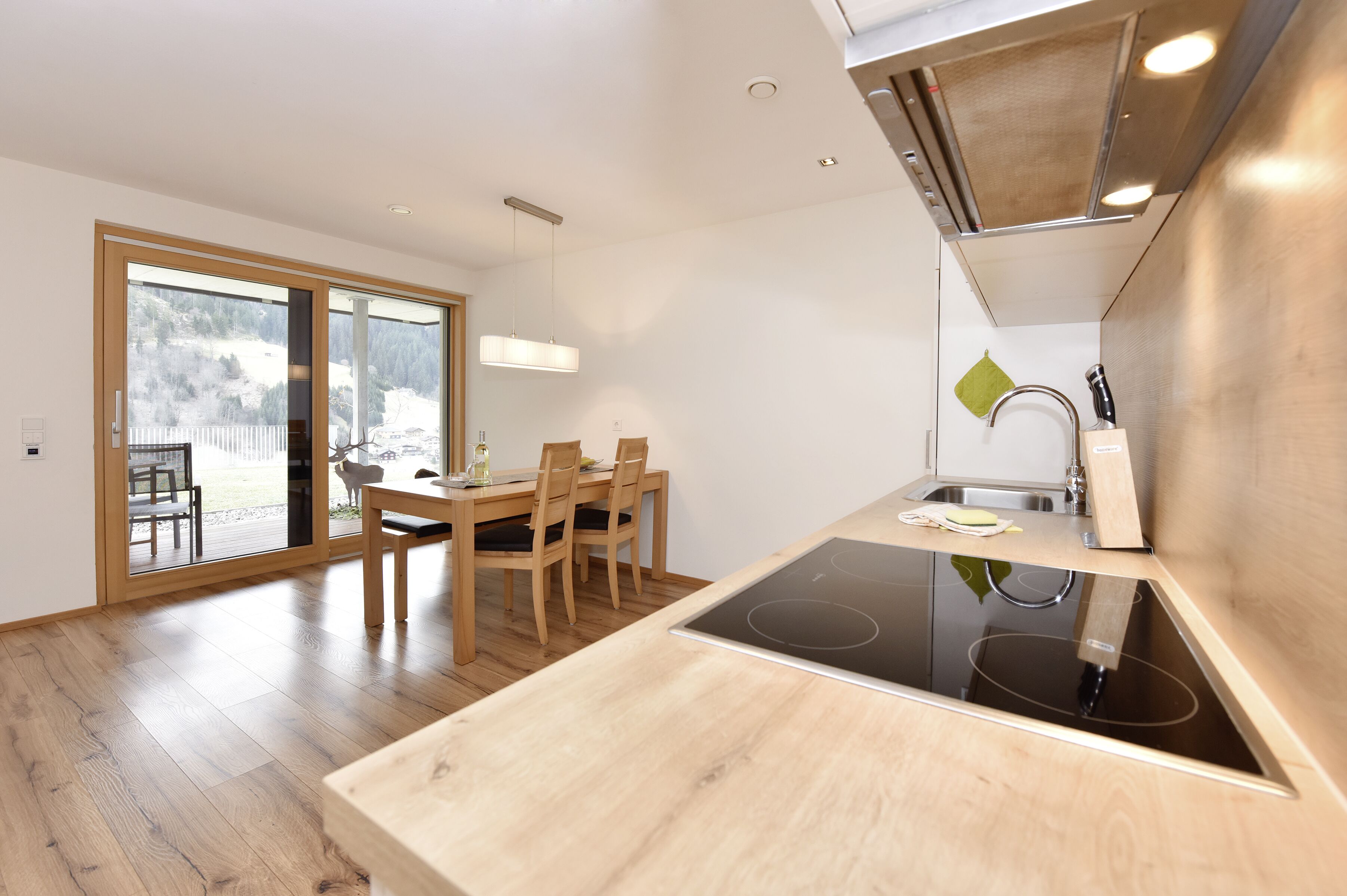 Køleskab, ovn, kogeplade, opvaskemaskine