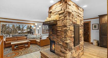 Spectacular Retreat Minutes from Downtown Bozeman - 4 Bedrooms on Tranquil Creek