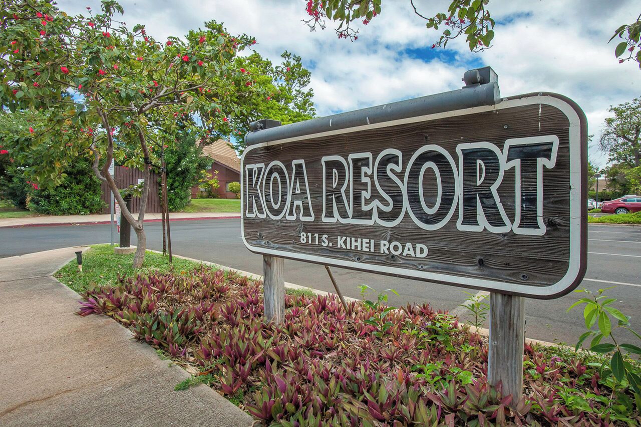 A sign for KOA RESORT at 811 S. KIHEI ROAD.
