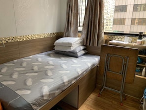 Basic Twin Room, 2 Single Beds - Lucky Guest House (Kowloon)