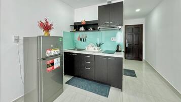 Lägenhet - 2 sovrum | Delat kök | Kylskåp, mikrovågsugn, spishäll och vattenkokare