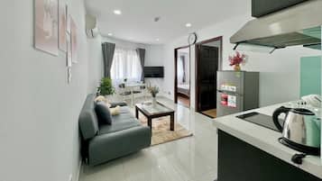 Lägenhet - 2 sovrum | Skrivbord, arbetsyta för laptop, ljudisolering och strykjärn/strykbräda