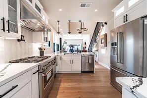 Fridge, microwave, oven, stovetop - Monarch Golf Course 11th Hole  with Catalina Island OV, Guard Gated Community (Dana Point)