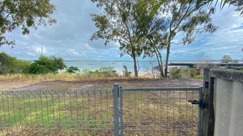 Conway - Burrum Heads- Riverfront - 3BR- Aircon-Pets Welcome