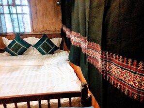 Traditional Double Room, Patio, Slope side | Minibar, free WiFi, bed sheets