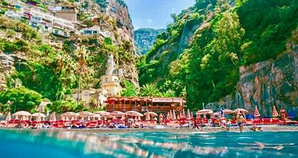 VILLA ROMANCE IN POSITANO