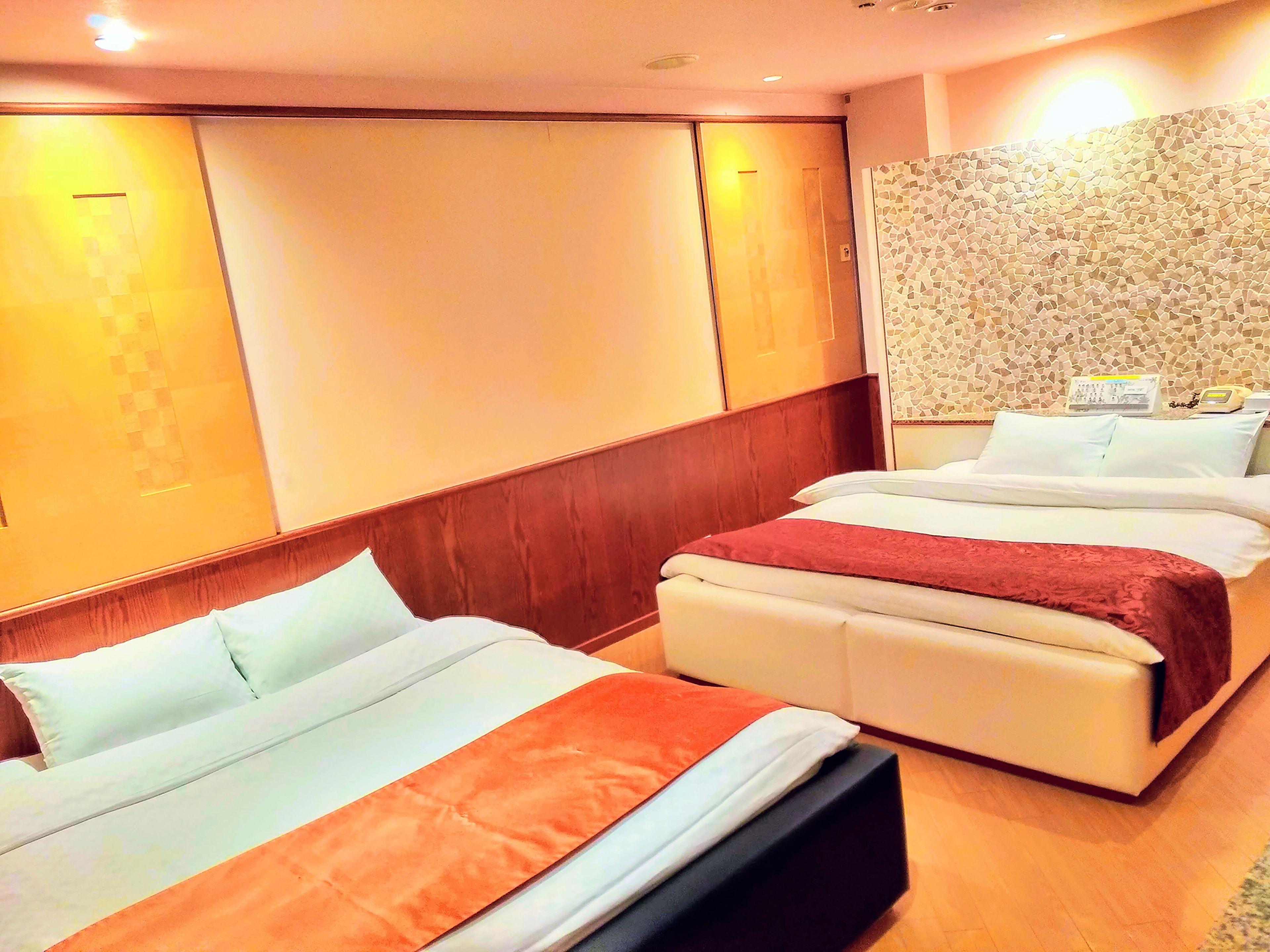 quadruple room | free wifi, bed sheets