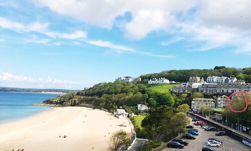PORTHMINSTER VIEW - Beautiful seaside apartment with balcony overlooking St Ives