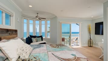 4 bedrooms, desk, iron/ironing board, travel crib