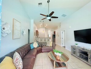 スマートテレビ、テレビゲーム、DVD プレーヤー、書庫