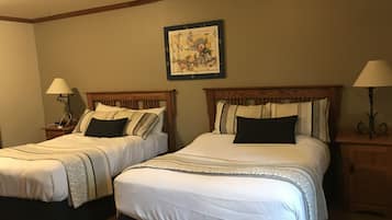 2 habitaciones, escritorio, tabla de planchar con plancha y wifi gratis